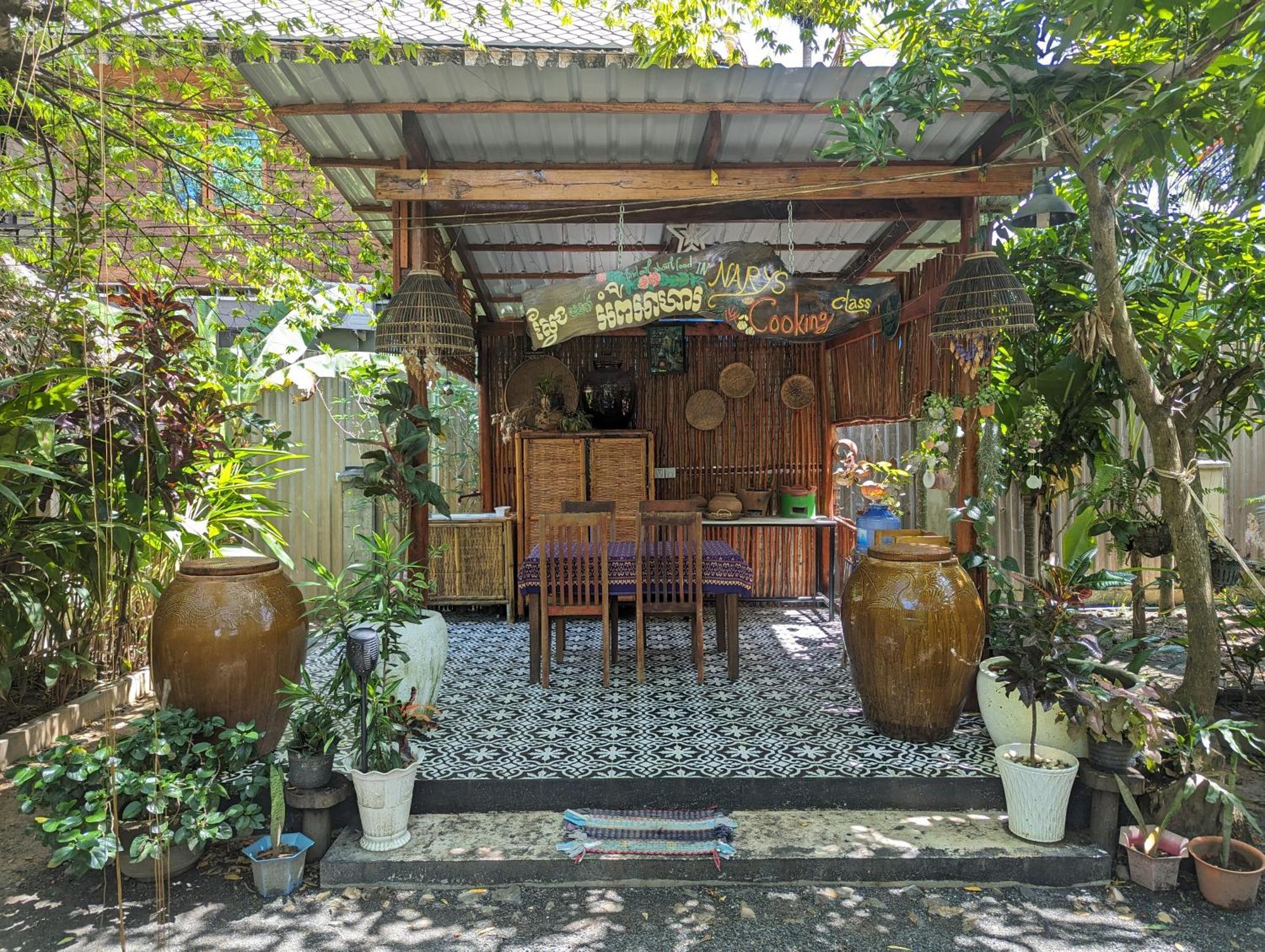 Nary Garden Hotel Kampot Exterior photo